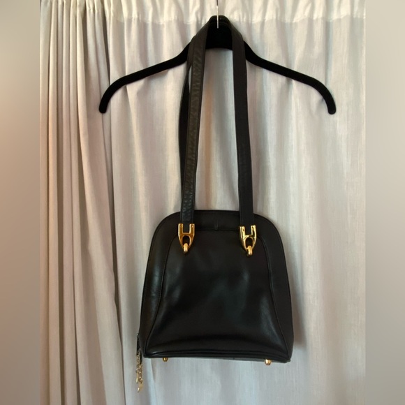 Vintage Handbags - Beautiful Black Purse Bag with Gold Hardware
